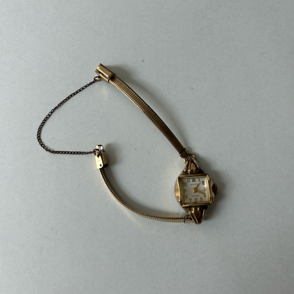 Elegant Gold Women's Watch